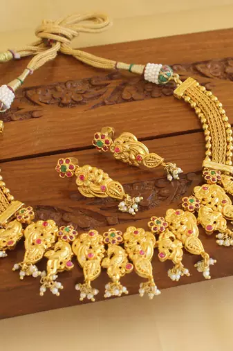Gold platted peacock necklace set