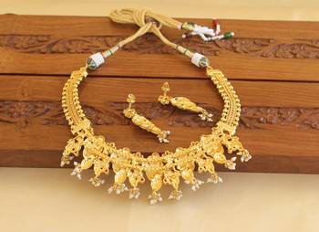 Gold platted peacock necklace set 4