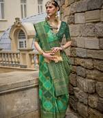 Kimisha women's green silk saree with unstitched blouse piece