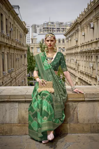 Kimisha women's green silk saree with unstitched blouse piece
