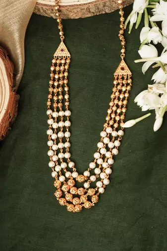 Traditional White Gold Necklace