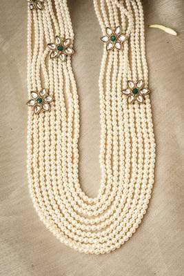 White Bead and Floral Necklace Set 4