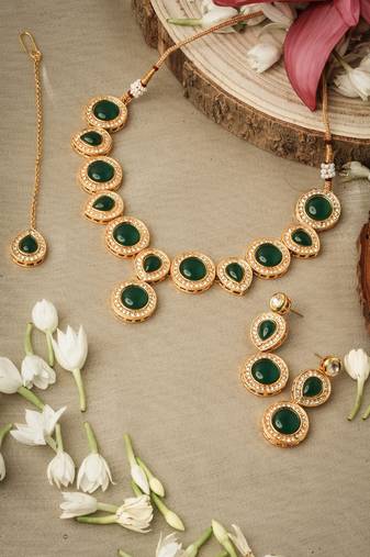Jewelry Set with Green Emerald Stone Necklace Set