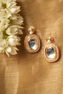 Stone Necklace and Earrings Set with White Stone Embellishments 3