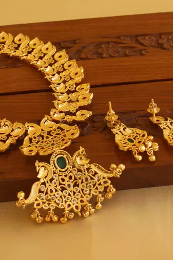 Gold platted real kempu peacock necklace set