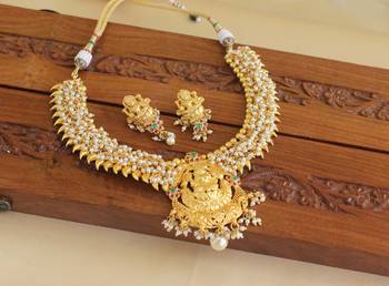 Gold platted pearl temple necklace set 2