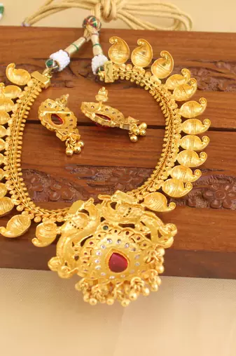 Gold platted mango peacock kempu necklace set