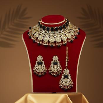 Black necklace-sets 2