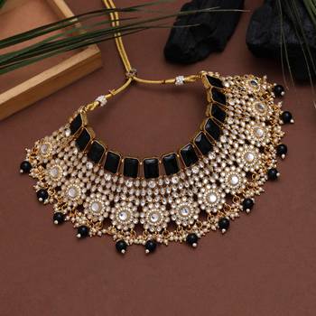 Black necklace-sets 3