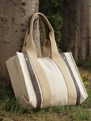 sisal cream & black solid cotton jute & leather handheld bag 1