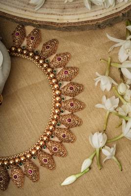 Necklace Set and Pair of Earrings with Gold-Plated Diamond Shaped Design 2