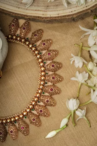 Necklace Set and Pair of Earrings with Gold-Plated Diamond Shaped Design