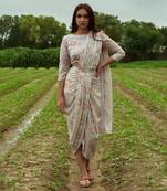 Tea Green Lungi Saree & Blouse Set