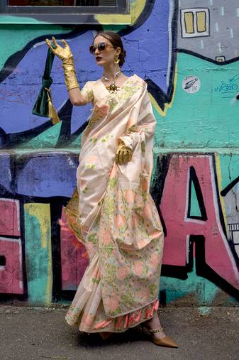 Handloom Weaving Saree In Cream