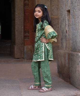 Amba suit set 3