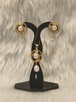 Mannat raj pearls & jewellers natural fresh water pearls hyderabadi pearls unique designer pendant set 1
