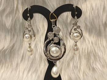 Mannat raj pearls & jewellers natural fresh water pearls hyderabadi pearls charming and designer pendant set 2