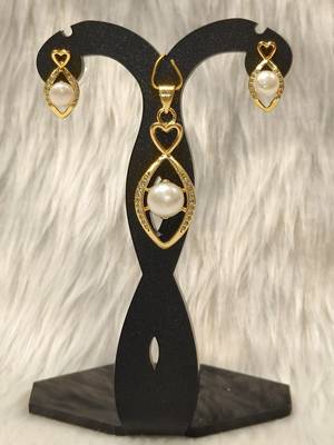 Mannat raj pearls & jewellers natural fresh water pearls hyderabadi pearls unique designer pendant set 1
