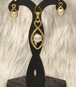 Mannat raj pearls & jewellers natural fresh water pearls hyderabadi pearls unique designer pendant set