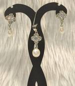 Mannat raj pearls & jewellers natural fresh water pearls hyderabadi pearls daily wear designer pendant set
