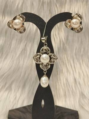 Mannat raj pearls & jewellers natural fresh water pearls hyderabadi pearls charming and designer pendant set 1