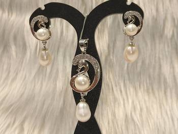 Mannat raj pearls & jewellers natural fresh water pearls hyderabadi pearls unique designer pendant set 2