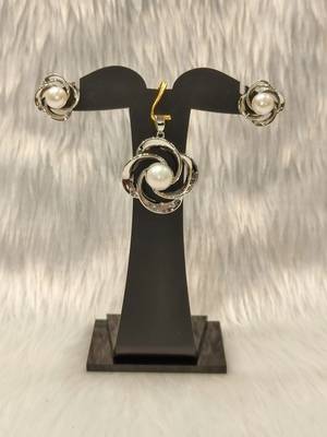 Mannat raj pearls & jewellers natural fresh water pearls hyderabadi pearls elegant designer pendant set 1