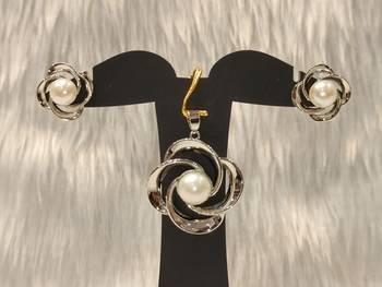 Mannat raj pearls & jewellers natural fresh water pearls hyderabadi pearls elegant designer pendant set 2
