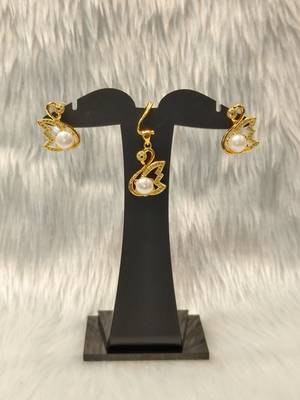 Mannat raj pearls & jewellers natural fresh water pearls hyderabadi pearls beautiful designer pendant set 1