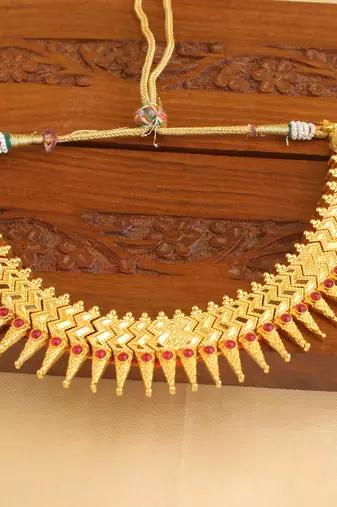 Gold platted necklace  set