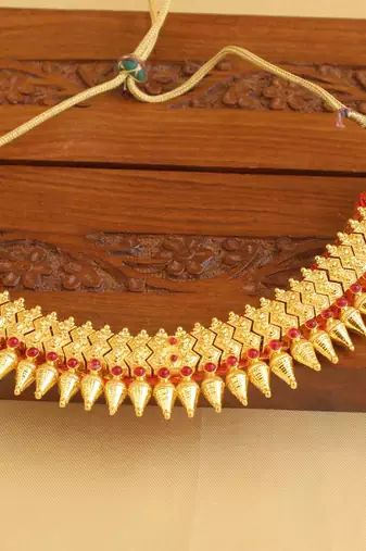 Gold platted necklace  set