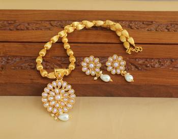 Gold platted kempu necklace set 1