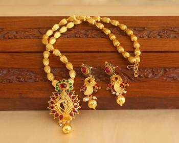 Gold platted peacock necklace set 1