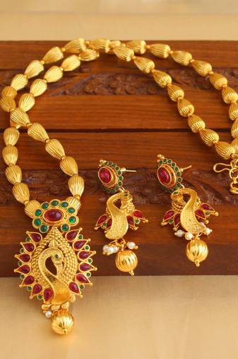 Gold platted peacock necklace set