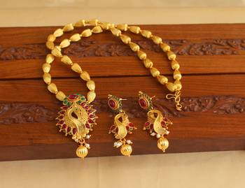 Gold platted peacock necklace set 2