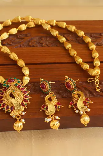 Gold platted peacock necklace set