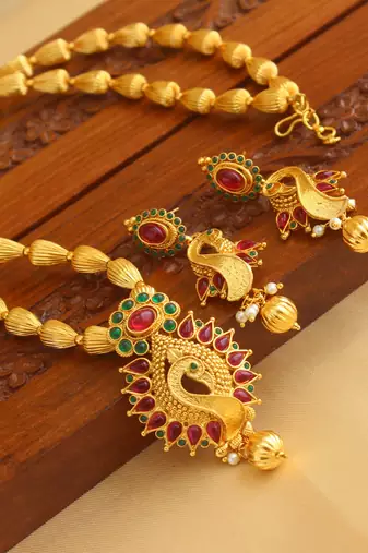 Gold platted peacock necklace set