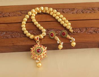 Gold platted design necklace set 1