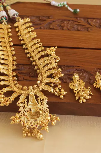 Gold platted peacock temple kempu necklace set