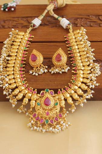 Gold platted peacock kempu necklace set