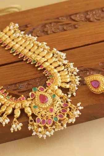 Gold platted peacock kempu necklace set