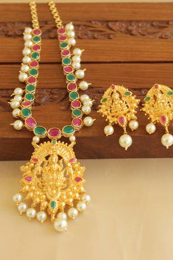 Gold platted lakshmi kempu necklace set
