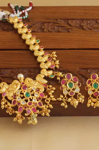 Gold platted peacock kempu necklace set