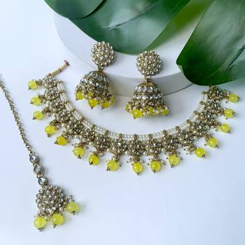 traditional kundan pearl choker necklace with jhumki earrings & maang tikka set  1