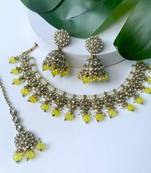 traditional kundan pearl choker necklace with jhumki earrings & maang tikka set 