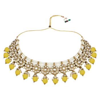 traditional kundan pearl choker necklace with jhumki earrings & maang tikka set  2