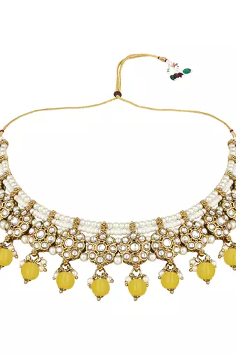 traditional kundan pearl choker necklace with jhumki earrings & maang tikka set 