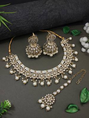 traditional kundan pearl choker necklace with jhumki earrings & maang tikka set  1
