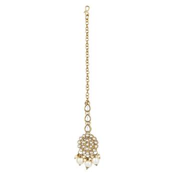 traditional kundan pearl choker necklace with jhumki earrings & maang tikka set  4