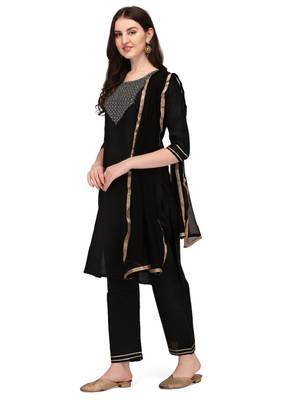 Flute fashion embroidery kurta sets for women 3